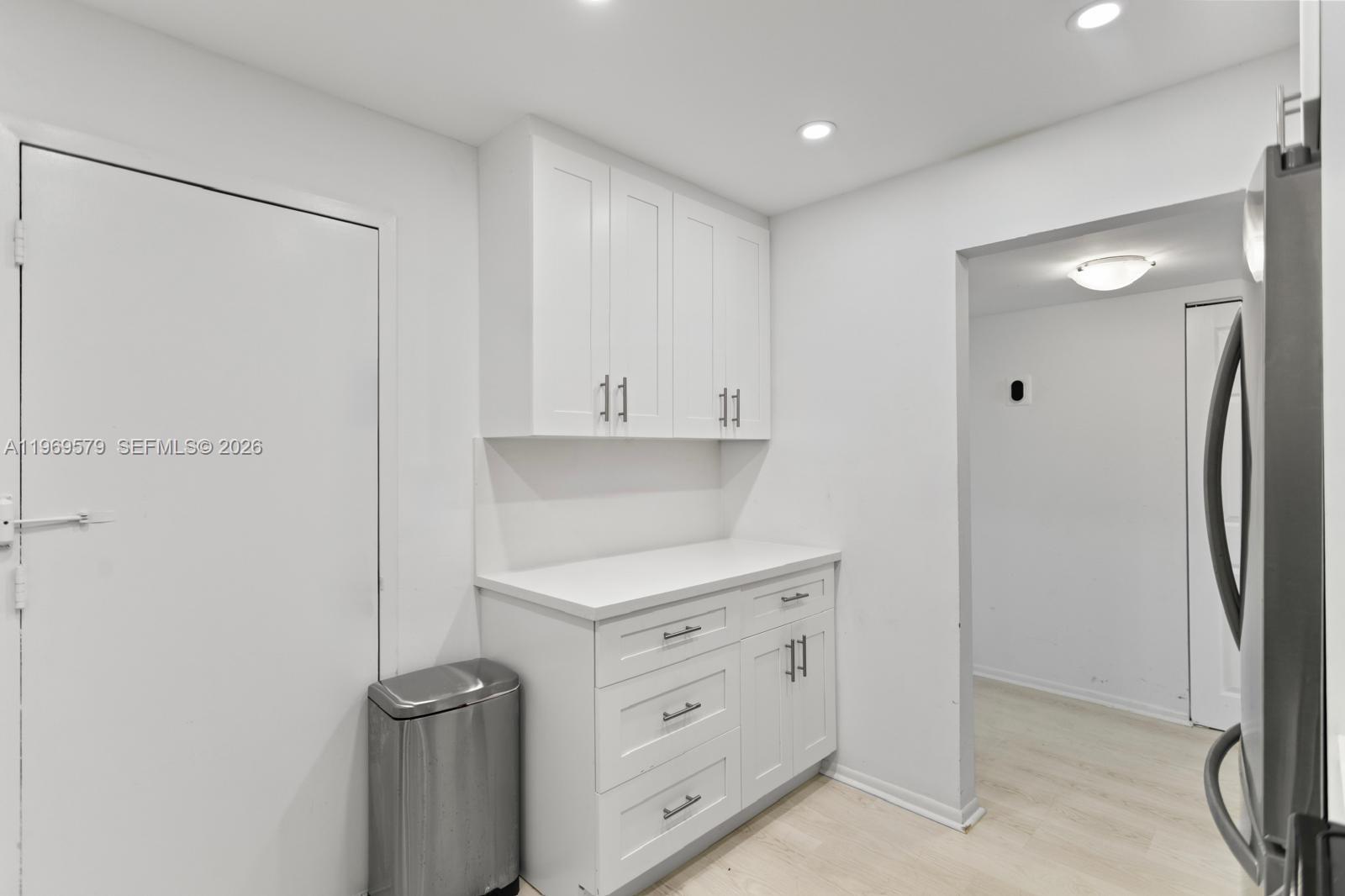 HALLMARK OF HOLLYWOOD CON - Residential