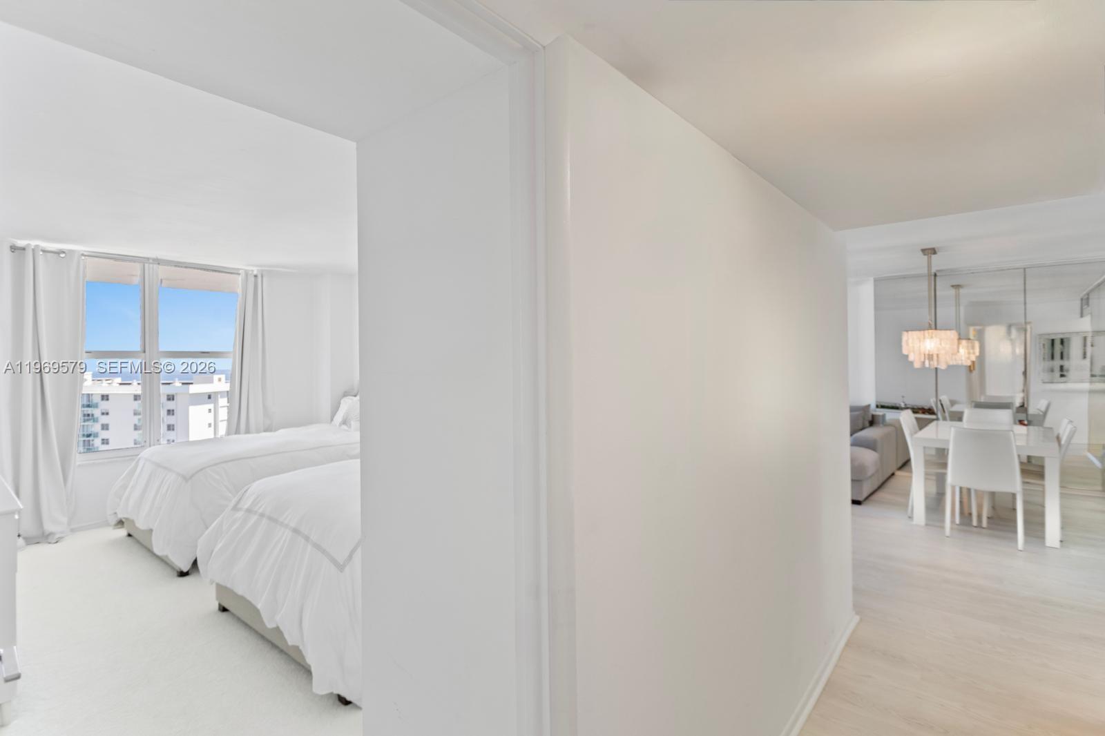 HALLMARK OF HOLLYWOOD CON - Residential