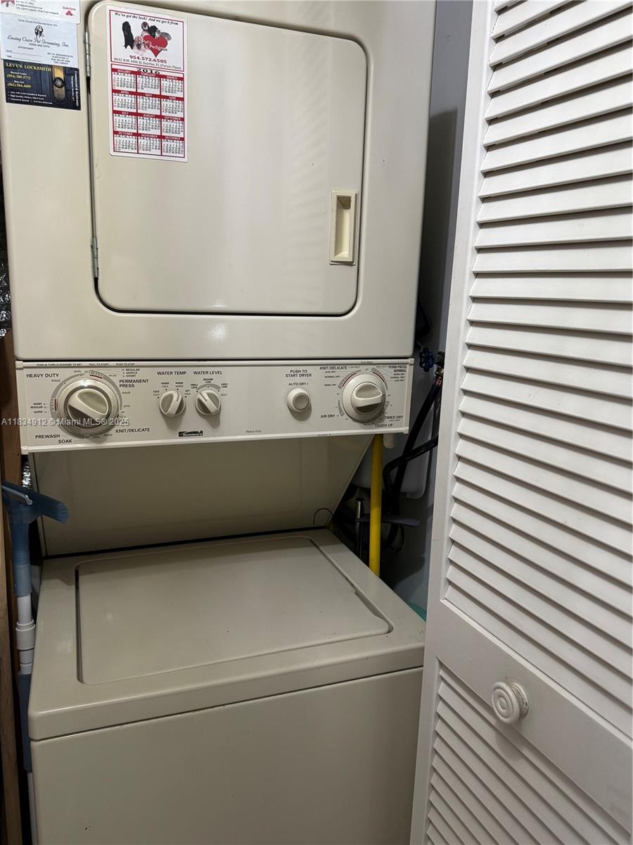 18TH HOLE AT INVERRARY CO - Residential