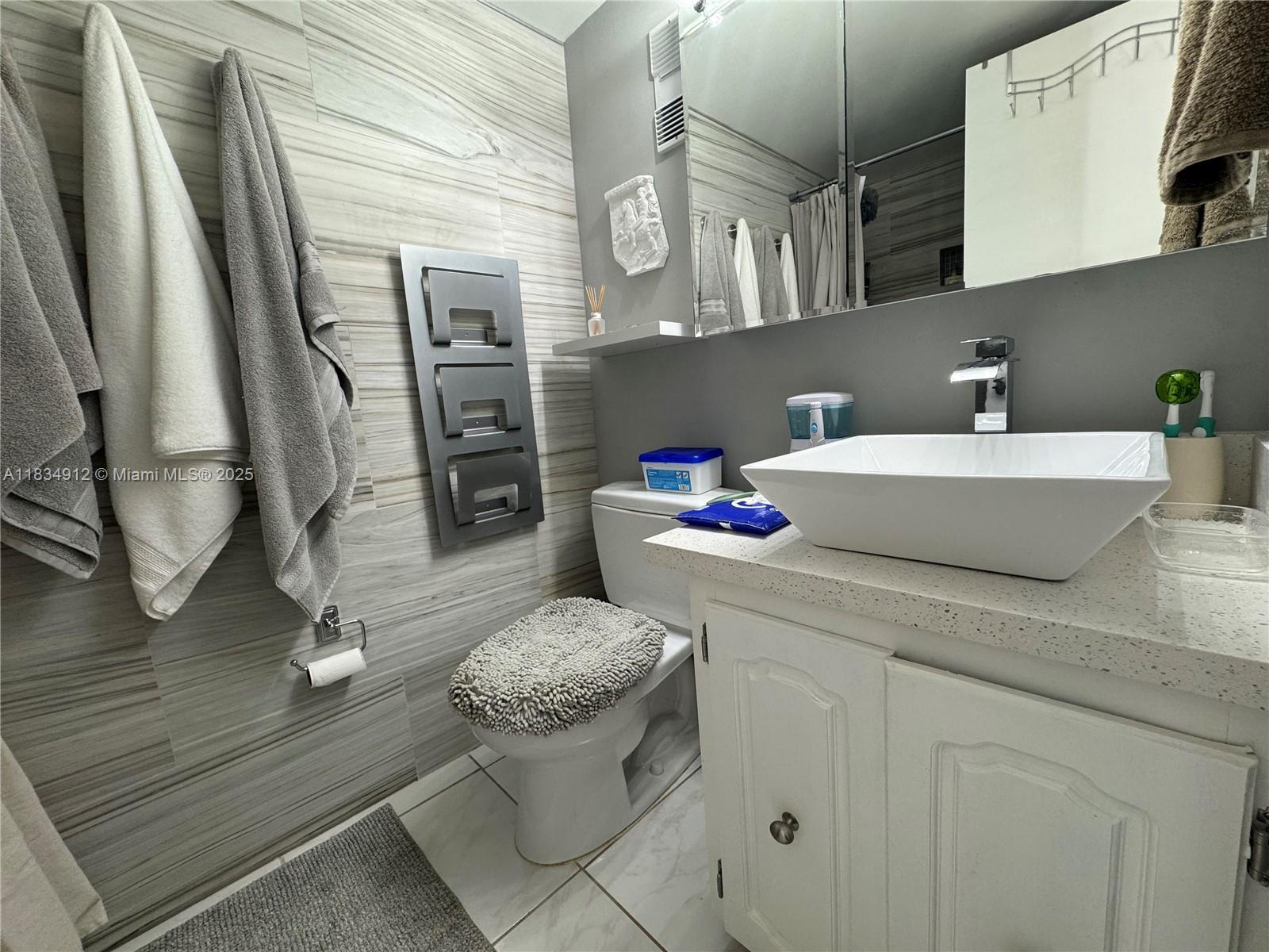 18TH HOLE AT INVERRARY CO - Residential