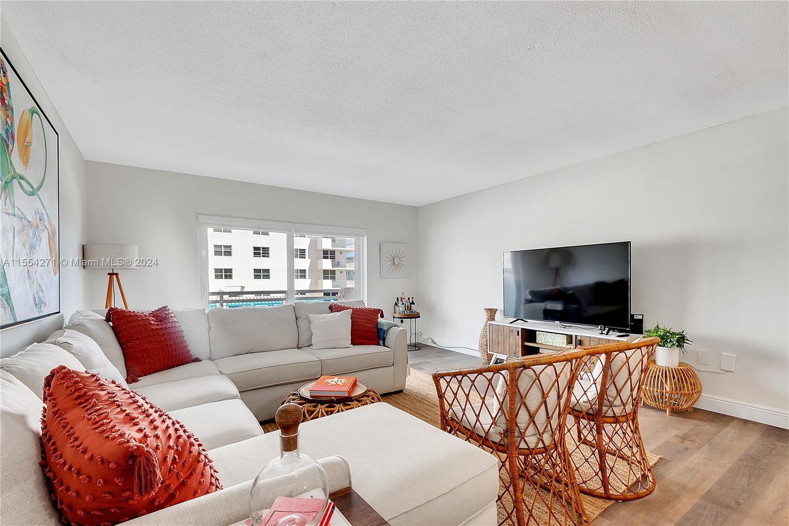 WELLINGTON TOWERS CONDO - Residential