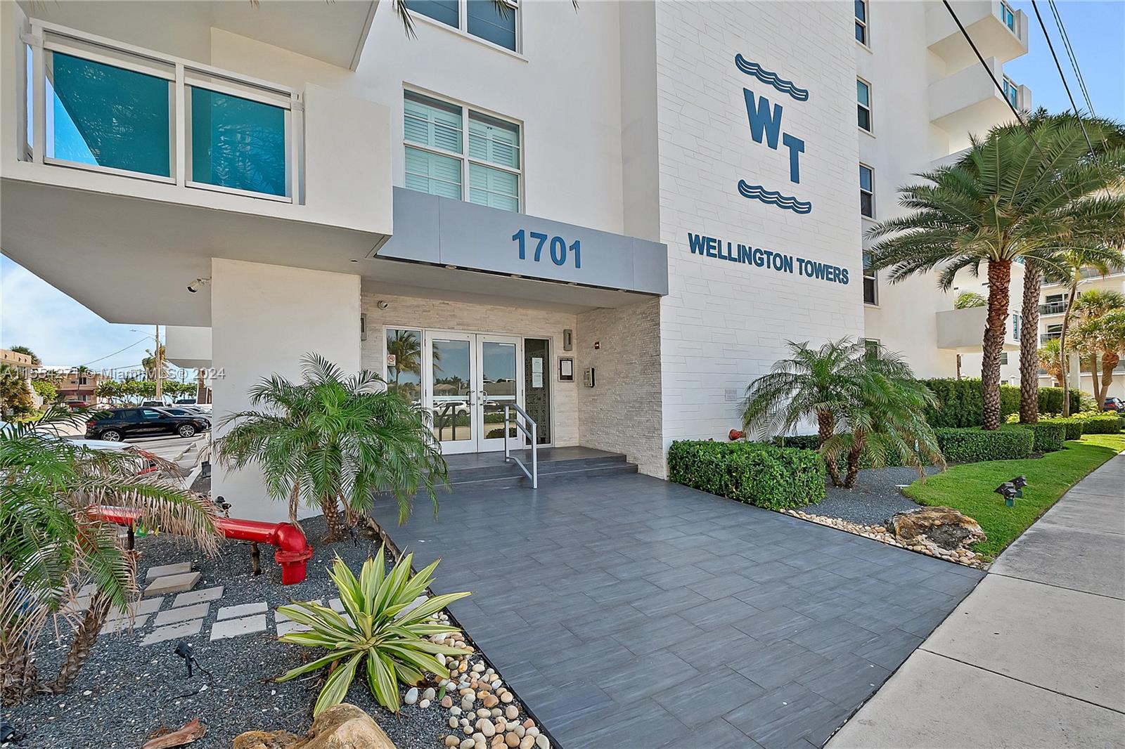 WELLINGTON TOWERS CONDO - Residential