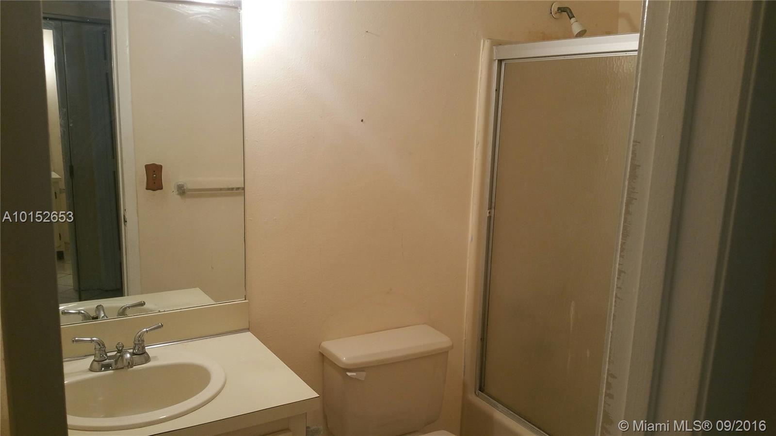 Royale Gardens Condo - Residential Lease