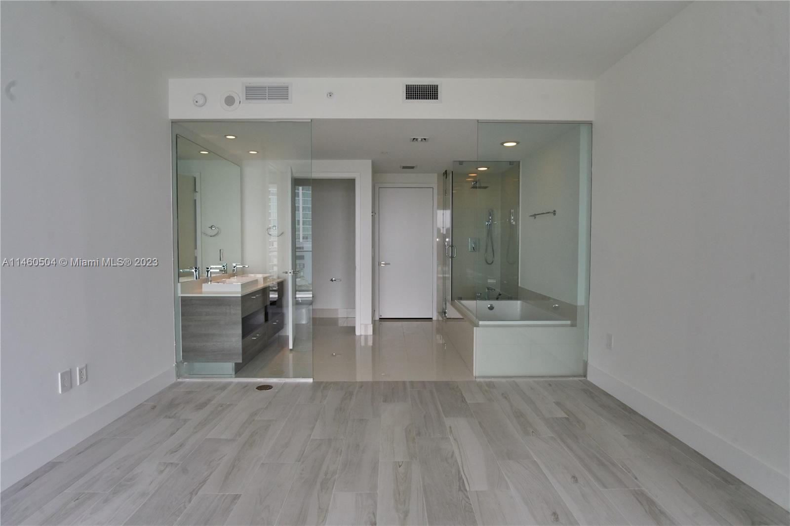 Paraiso Bay - Residential Lease