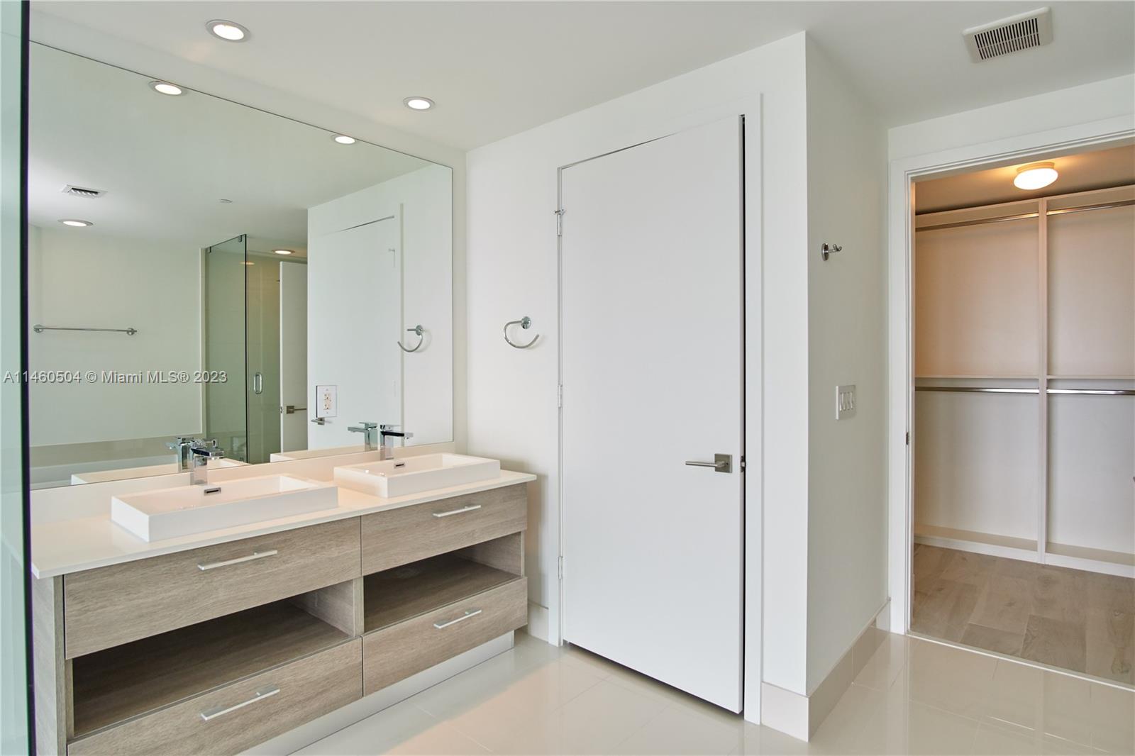 Paraiso Bay - Residential Lease