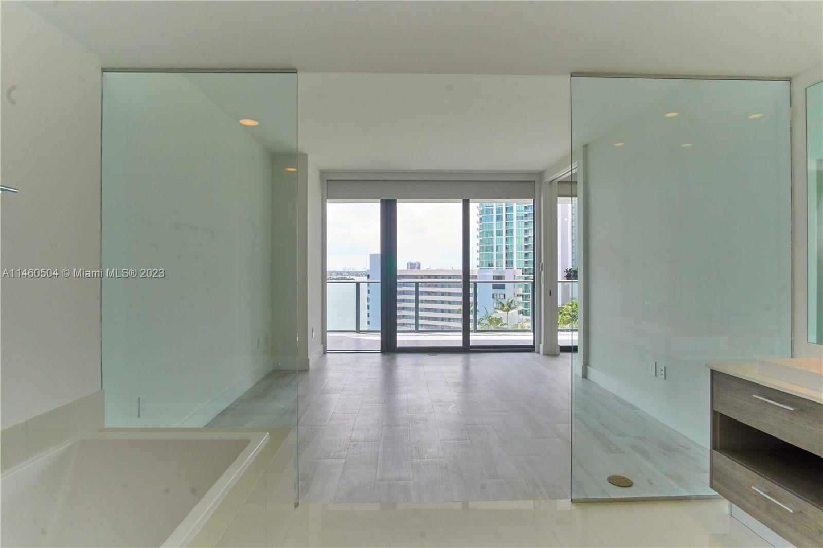 Paraiso Bay - Residential Lease