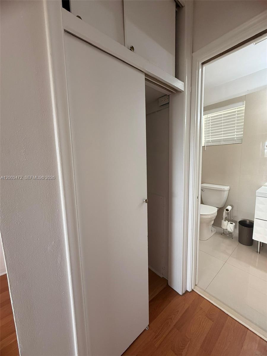 BISCAYNE LAKE GDN BLDG J - Residential Lease