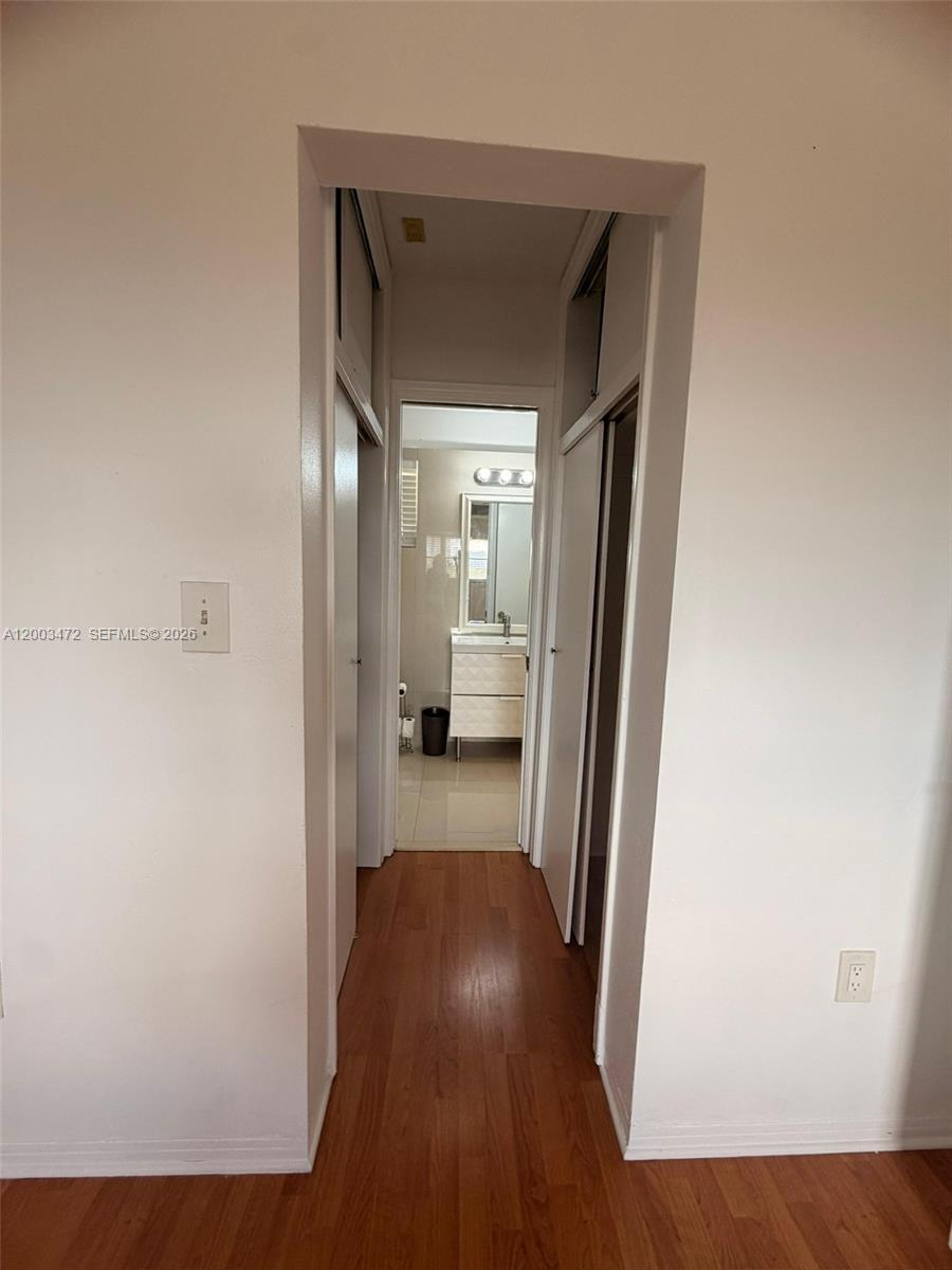 BISCAYNE LAKE GDN BLDG J - Residential Lease