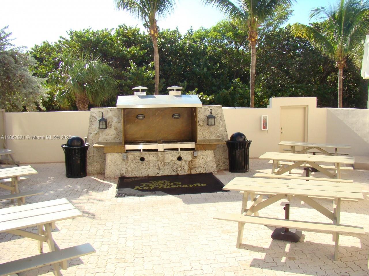 TOWERS OF KEY BISCAYNE CO - Residential Lease