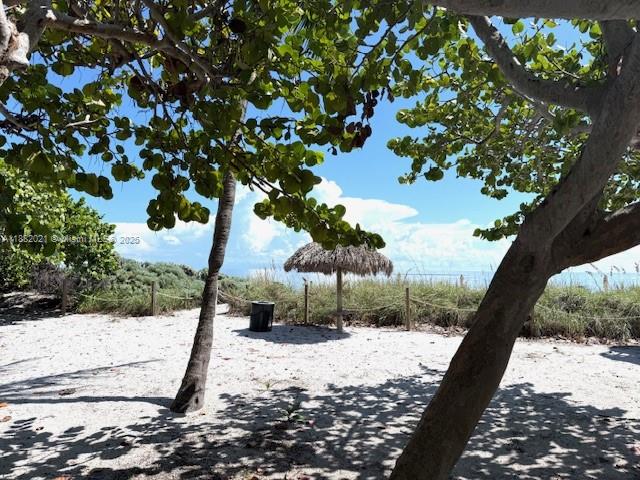 TOWERS OF KEY BISCAYNE CO - Residential Lease