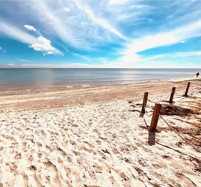 TOWERS OF KEY BISCAYNE CO - Residential Lease