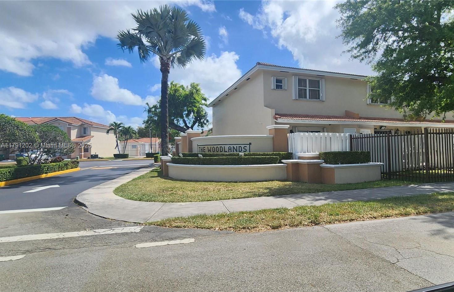 13873 Sw 63rd St 13873, Miami, Broward County, Florida - 3 Bedrooms  
2 Bathrooms - 
