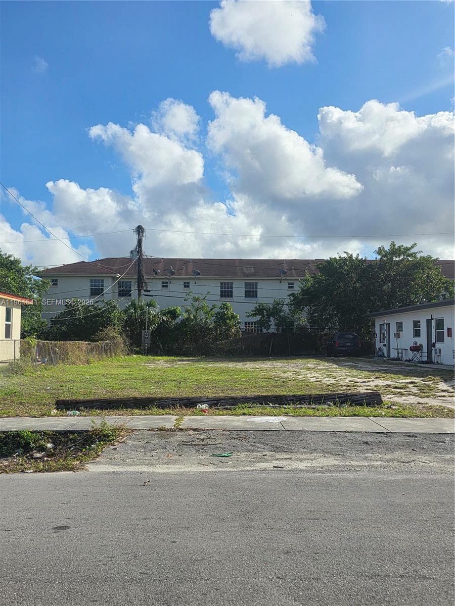 CARVER HEIGHTS - Land