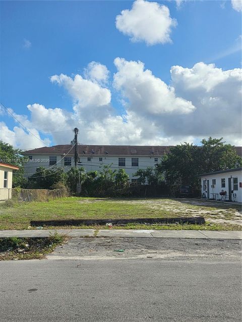 10 Nw St Hallandale Beach FL 33009