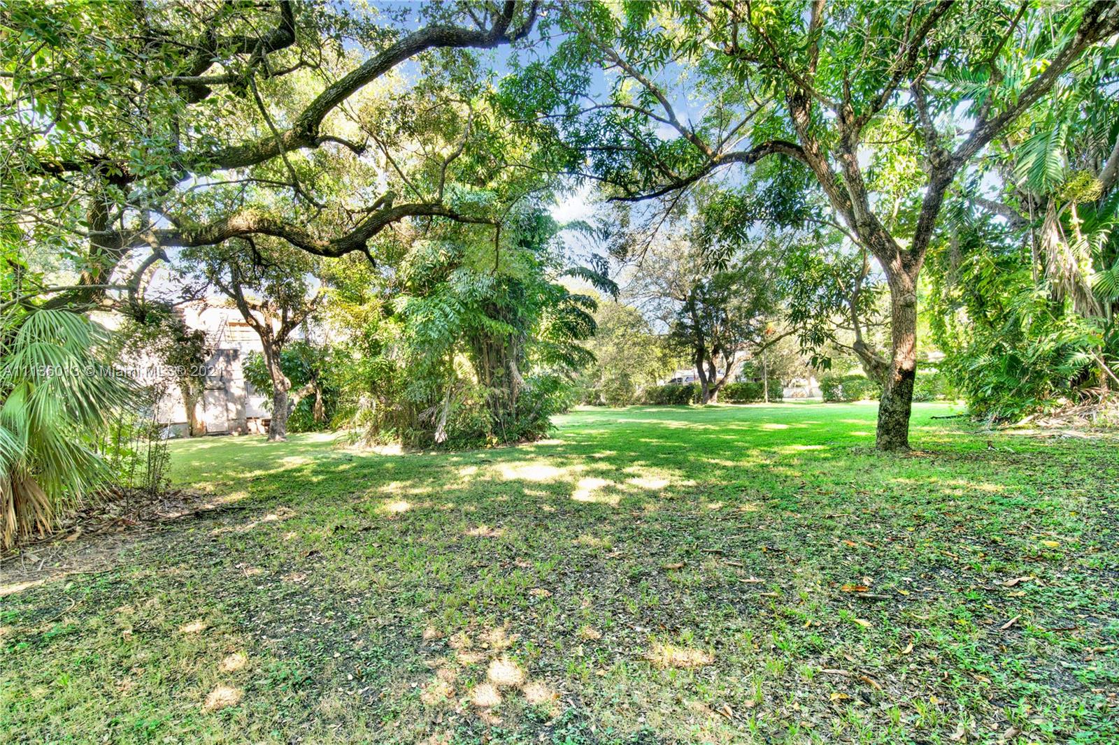 CORAL GABLES COUNTRY C SE - Residential