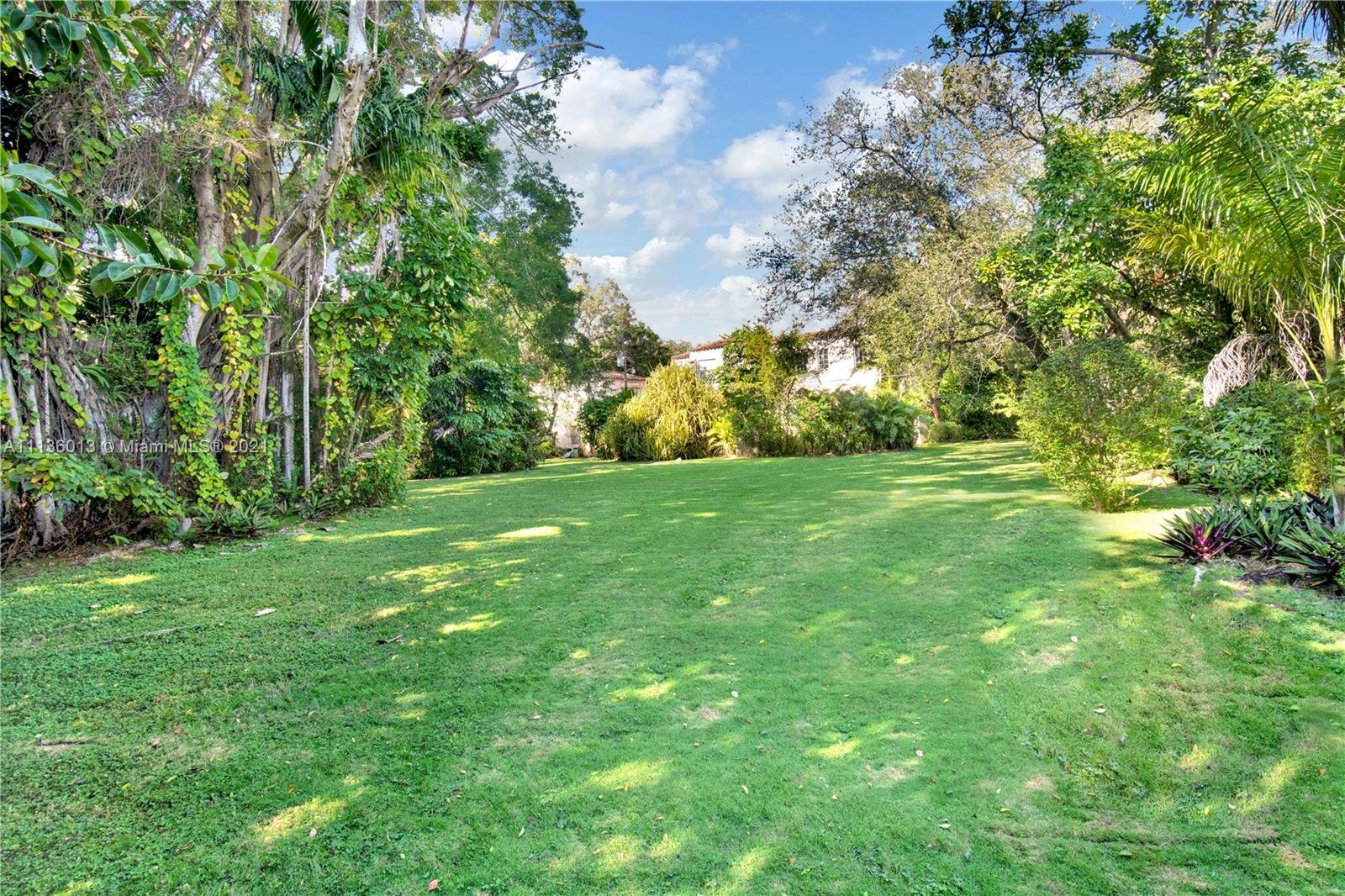 CORAL GABLES COUNTRY C SE - Residential