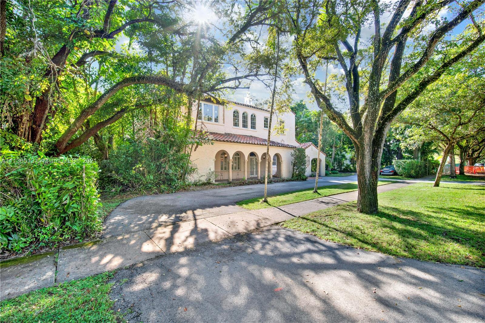 CORAL GABLES COUNTRY C SE - Residential