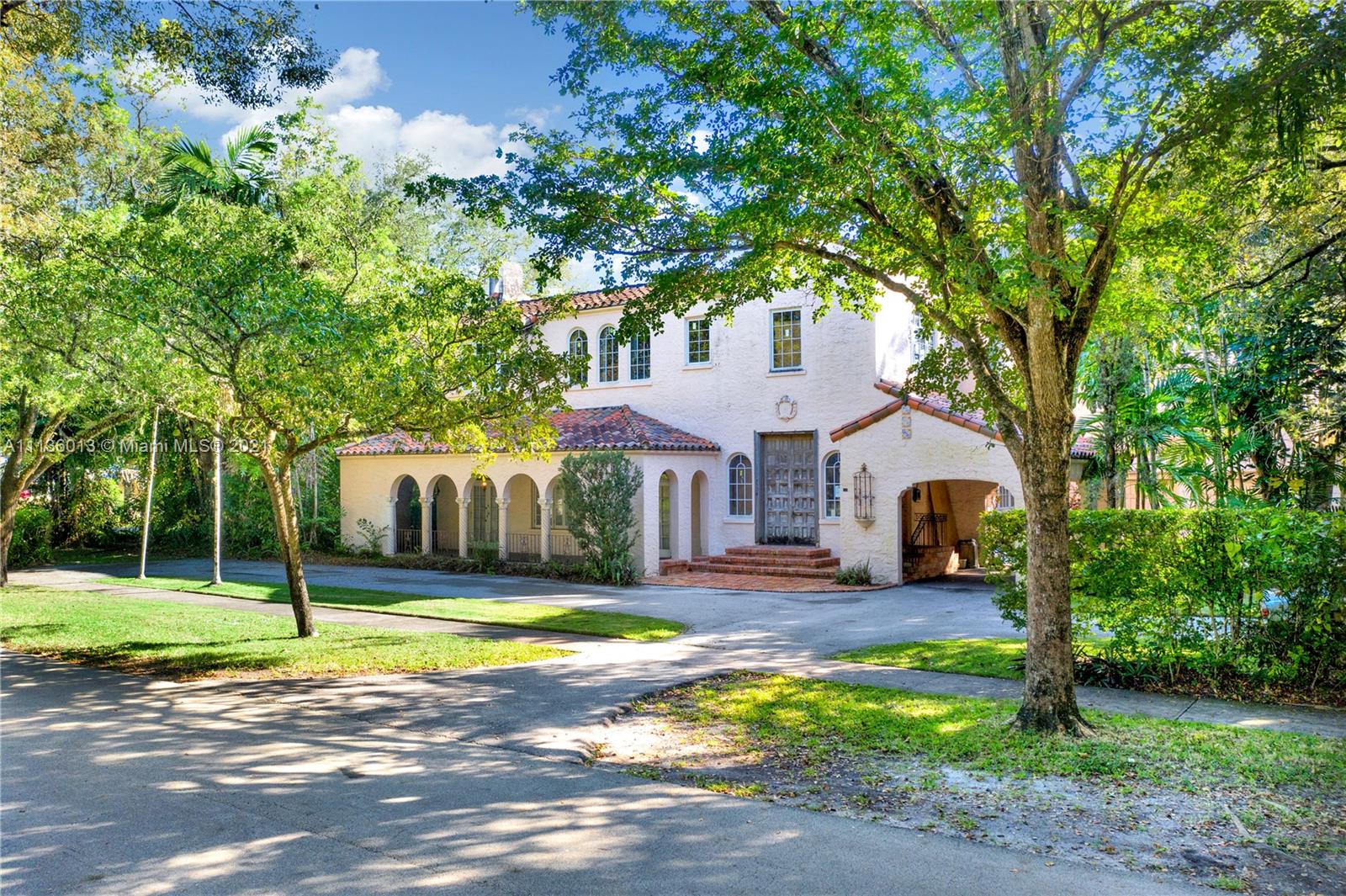 CORAL GABLES COUNTRY C SE - Residential