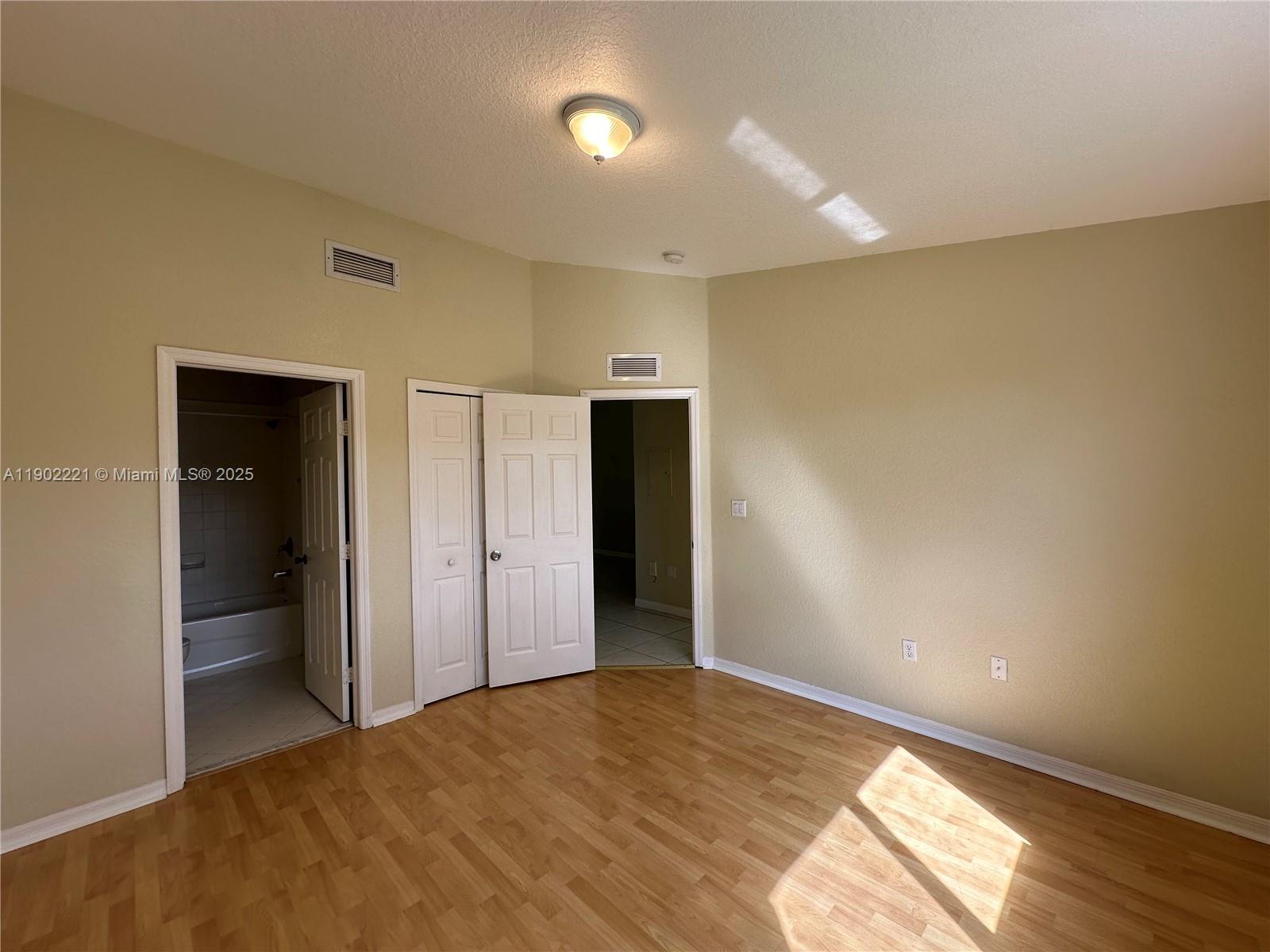 VENETIA GARDENS SOUTH CON - Residential Lease