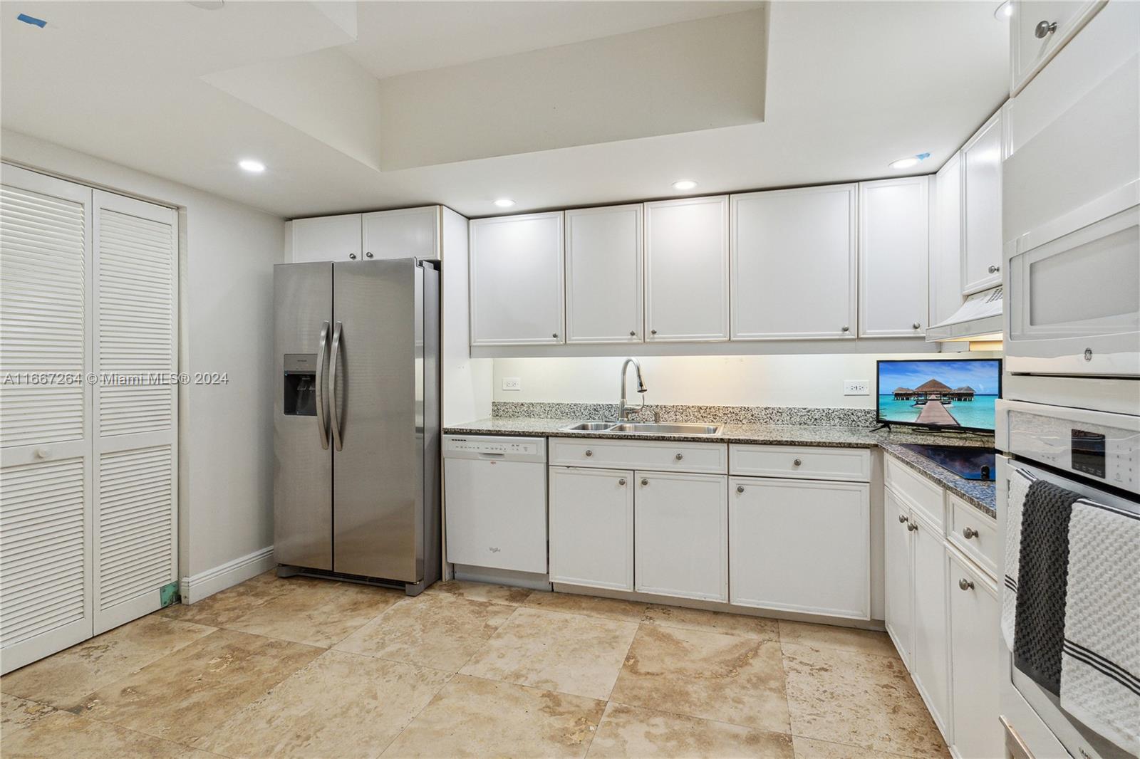 OCEAN 88 CONDO - Residential Lease