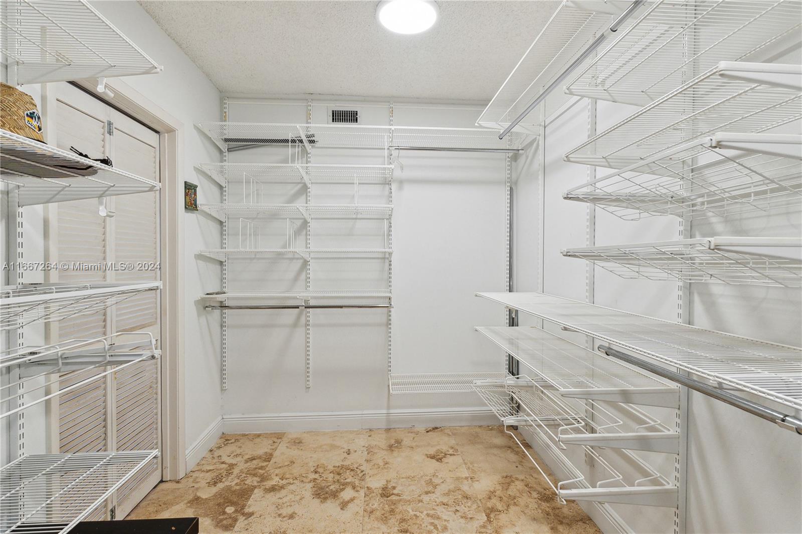 OCEAN 88 CONDO - Residential Lease