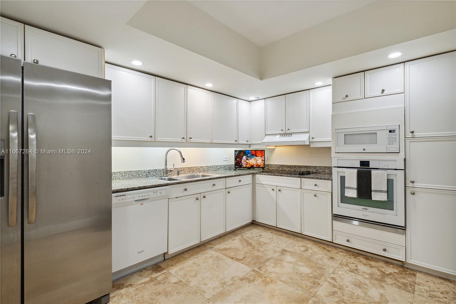 OCEAN 88 CONDO - Residential Lease