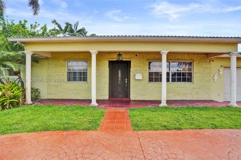 Photo of 5306 Roosevelt St, Hollywood, FL 33021 (MLS # A12061941)