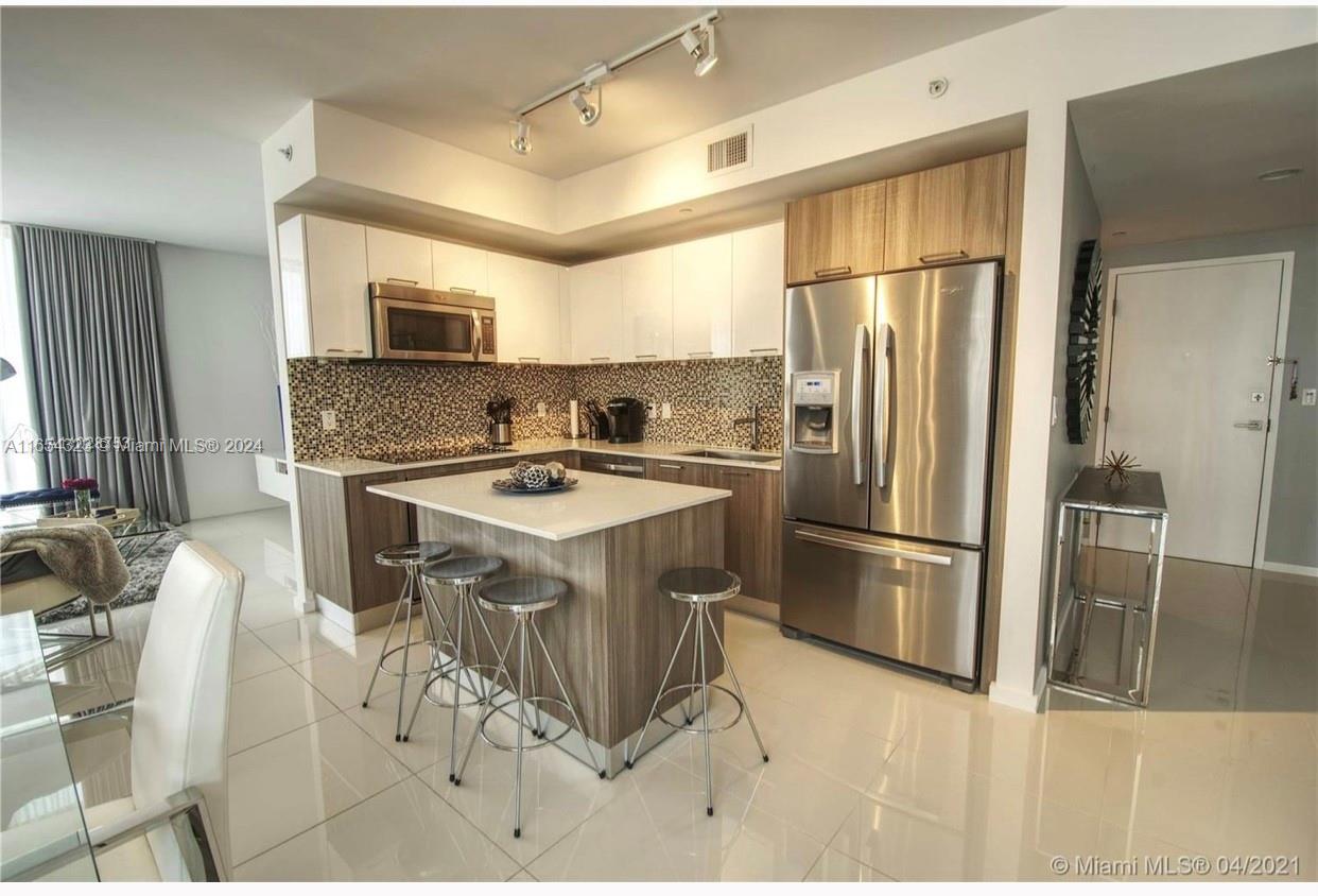 5252 PASEO CONDO - Residential Lease