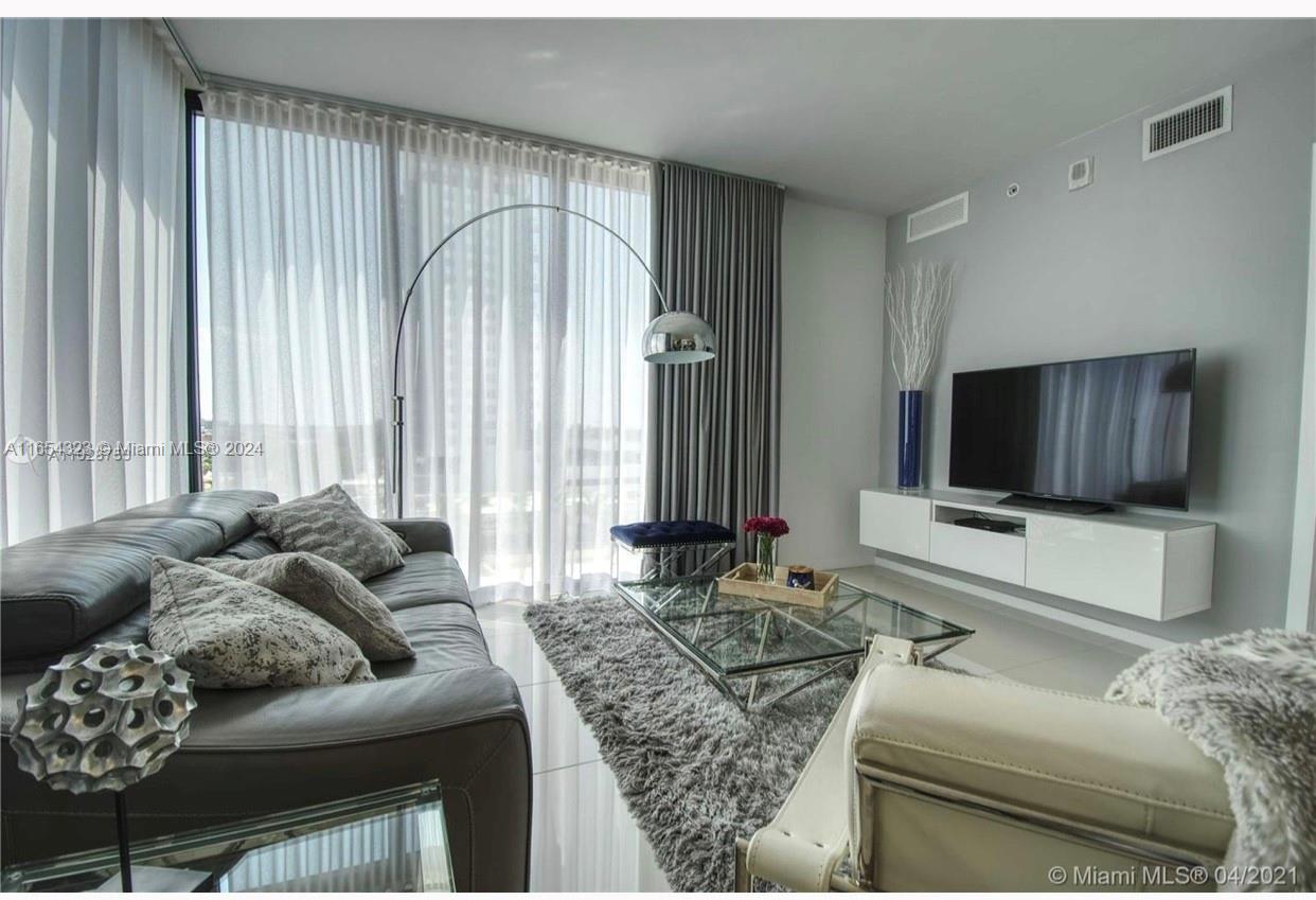 5252 PASEO CONDO - Residential Lease