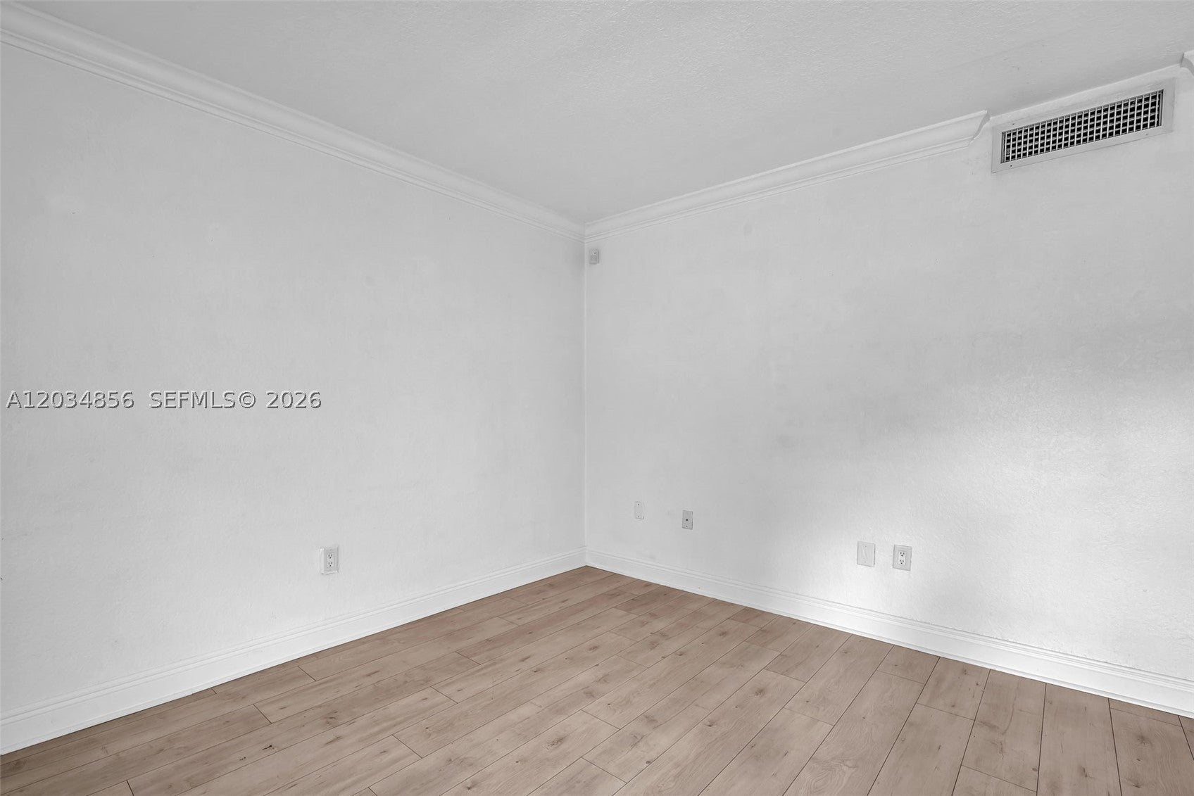 3245 Virginia St 24