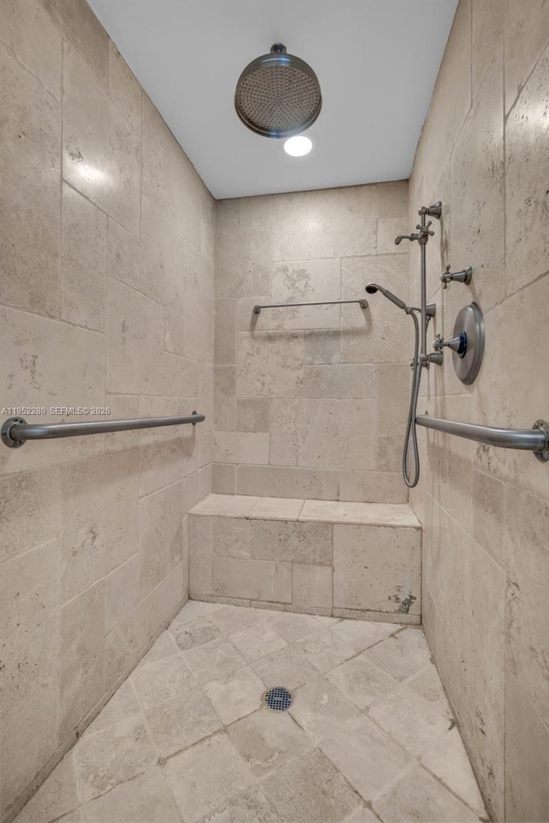 LAS OLAS RIVER HOUSE COND - Residential