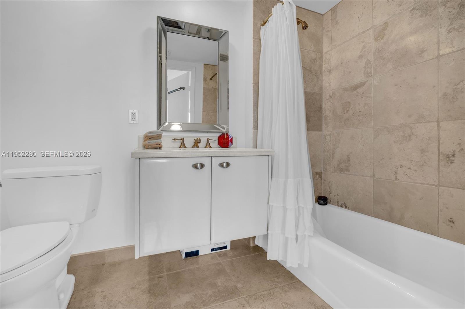 LAS OLAS RIVER HOUSE COND - Residential