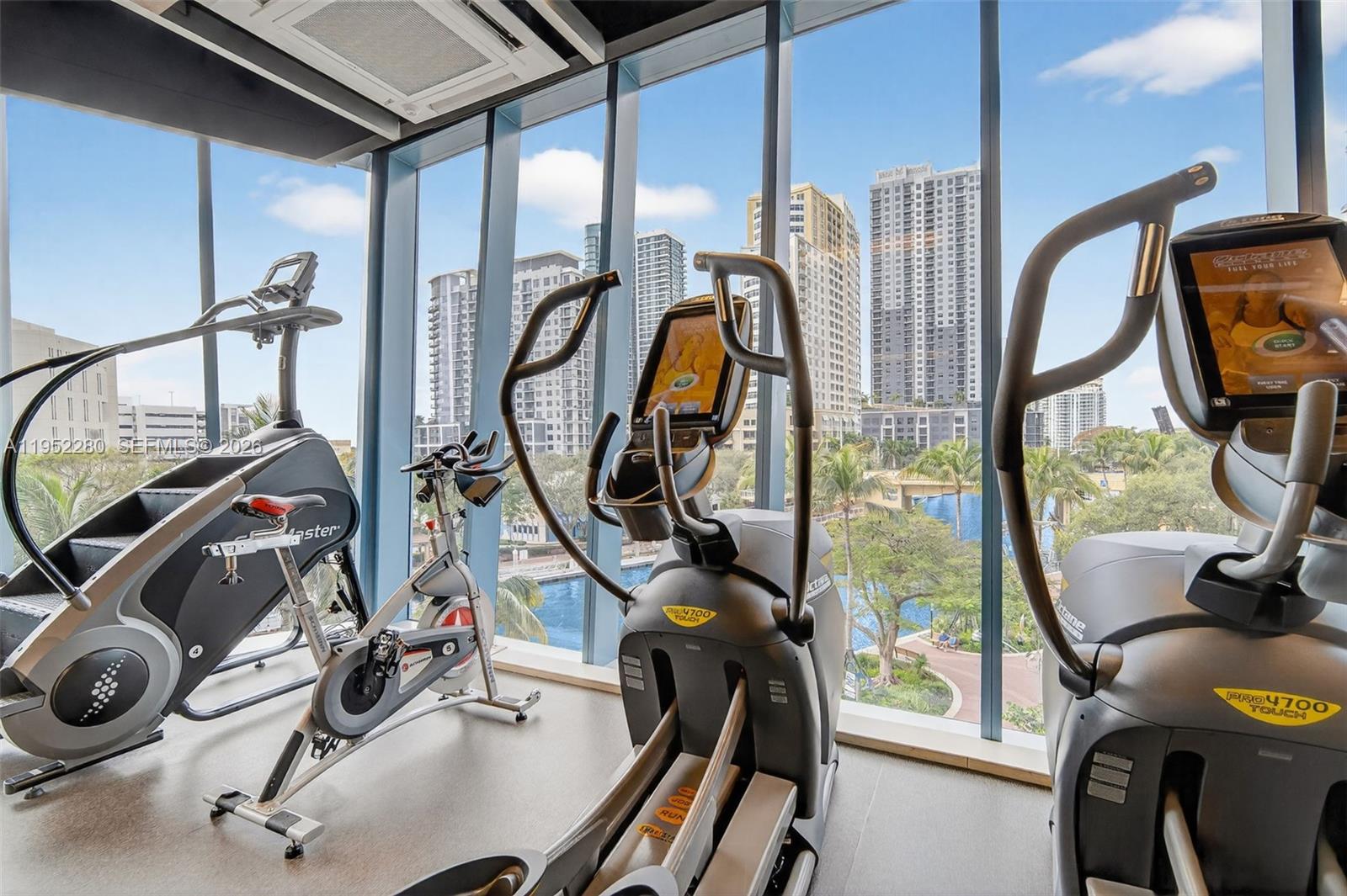 LAS OLAS RIVER HOUSE COND - Residential