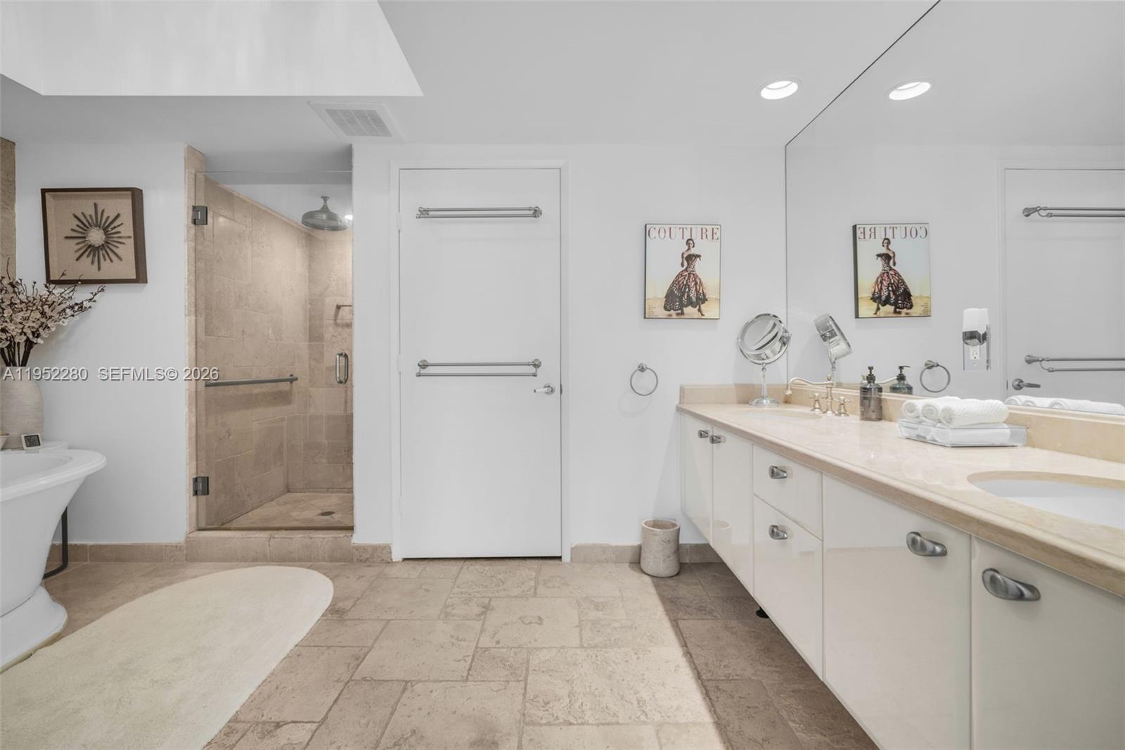 LAS OLAS RIVER HOUSE COND - Residential