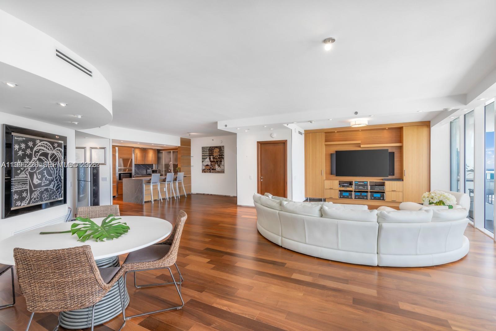 ICON CONDO - Residential