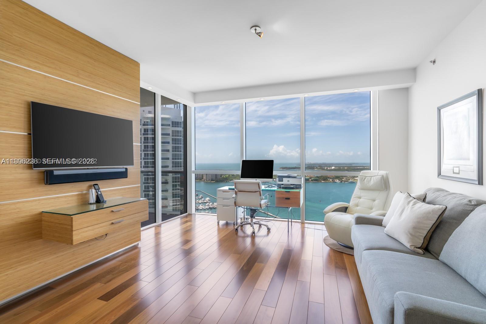 ICON CONDO - Residential