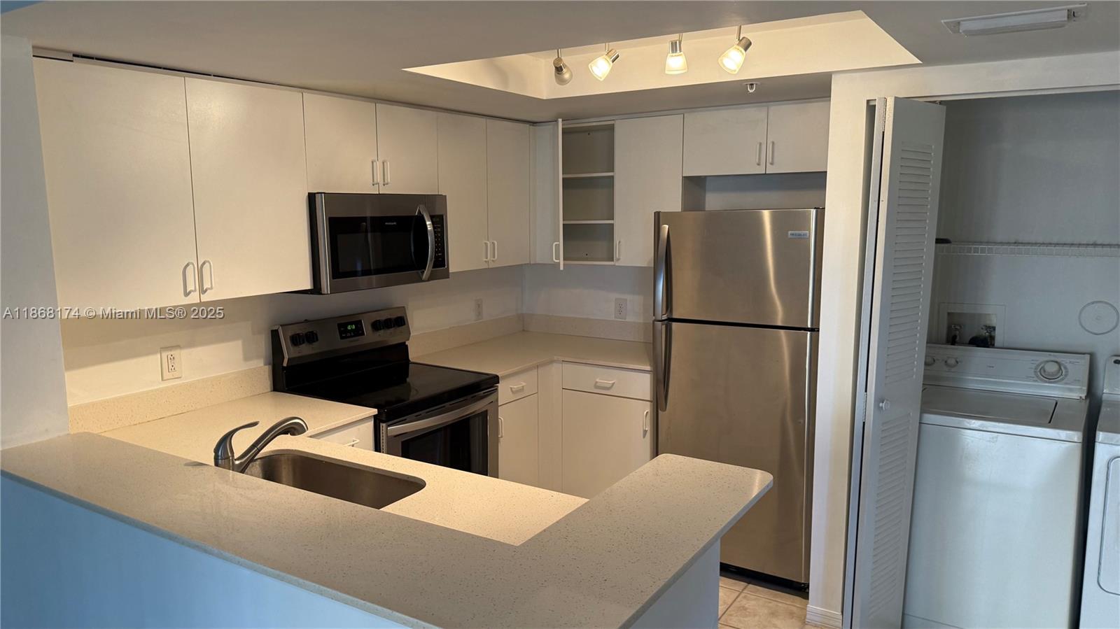 GRAND ISLES CONDO - Residential Lease
