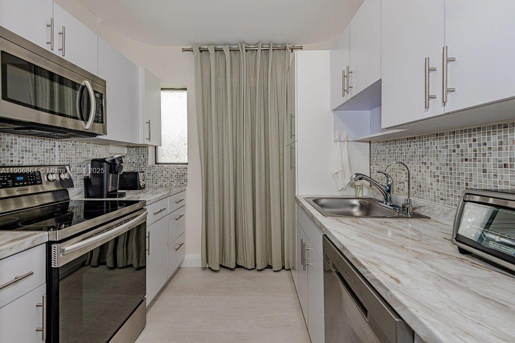 GOLDEN SHORES OCEAN BLVD - Residential Lease