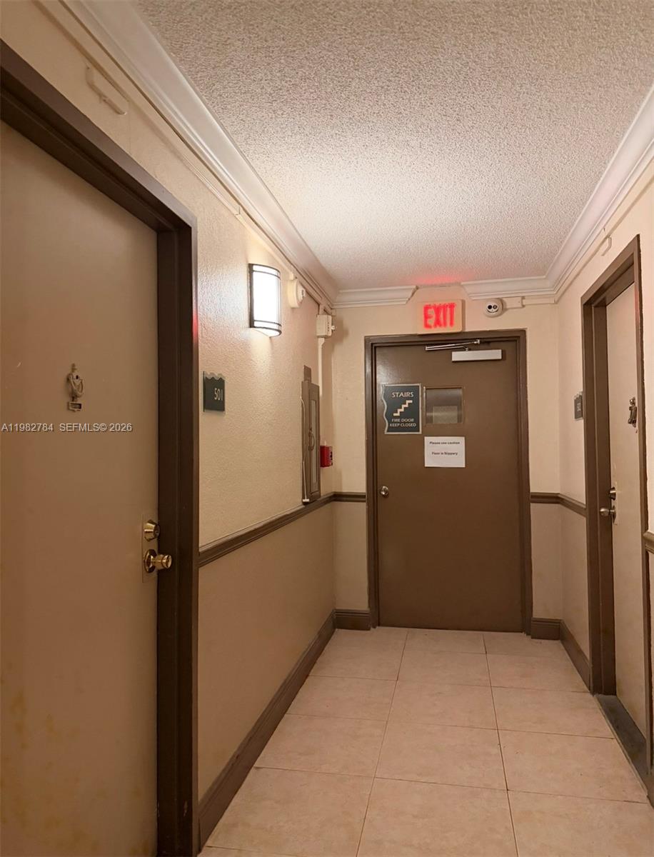 BAYVIEW PALMS CONDO - Residential Lease