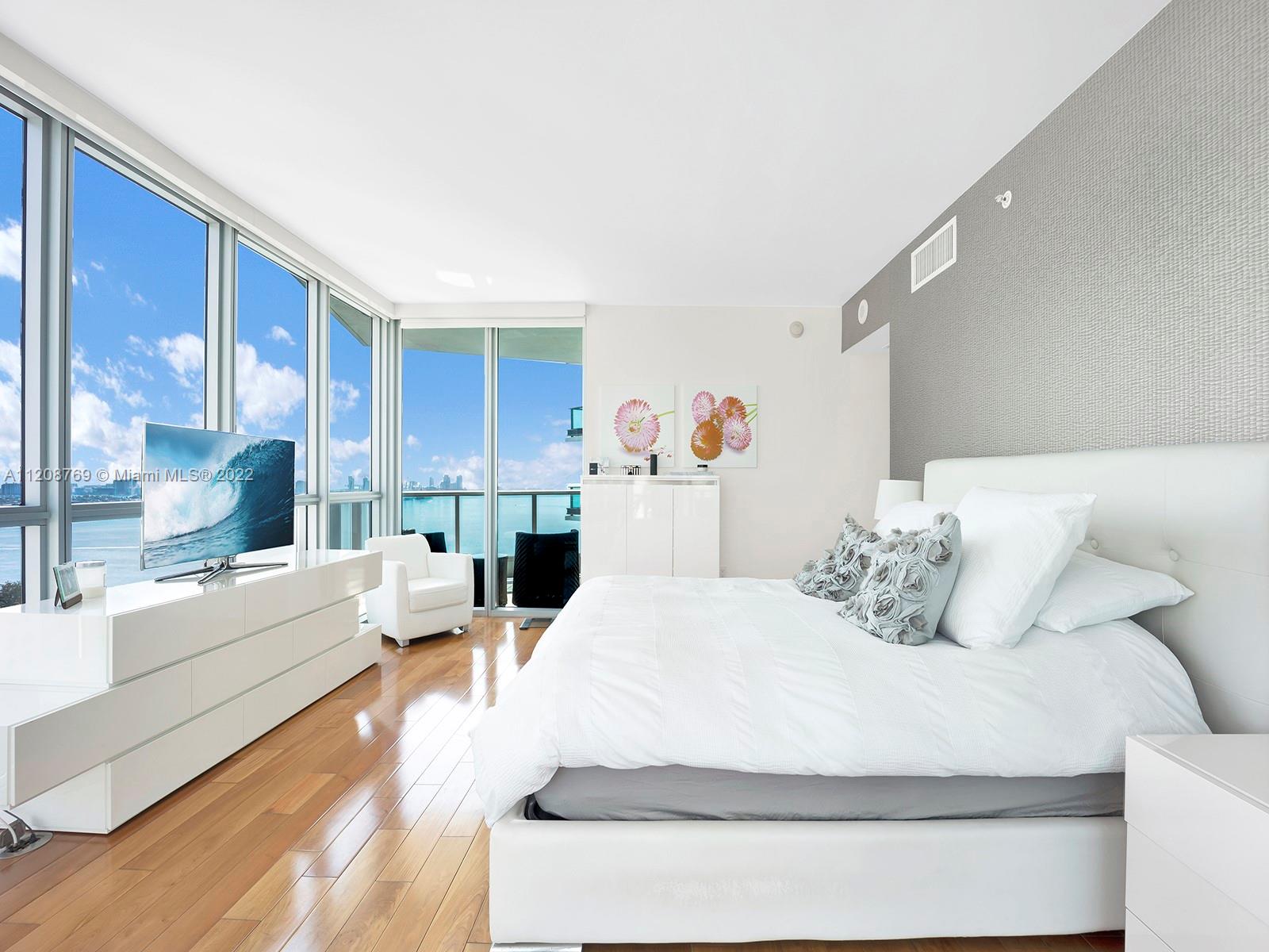 JADE RESIDENCES AT BRICKE - Residential