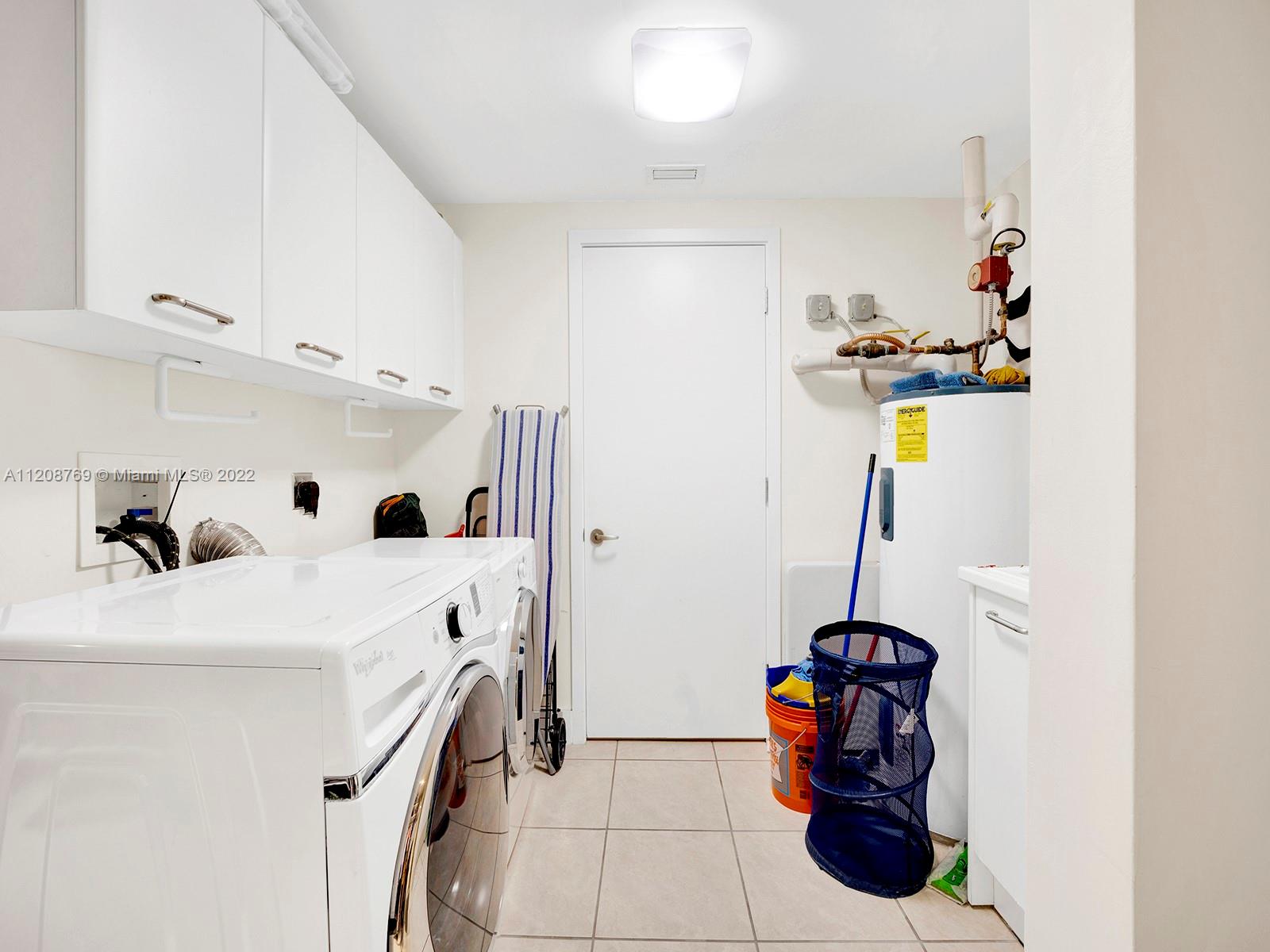 JADE RESIDENCES AT BRICKE - Residential