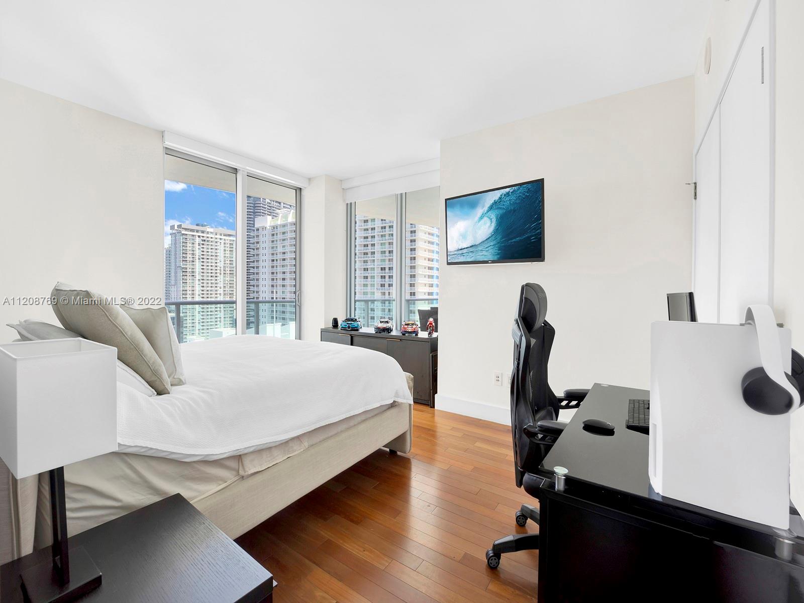 JADE RESIDENCES AT BRICKE - Residential