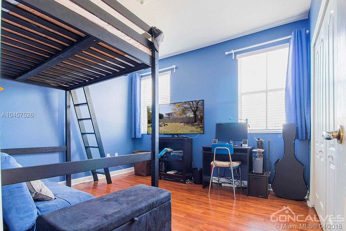 A B AT TAMIAMI TRAIL PHAS - Residential