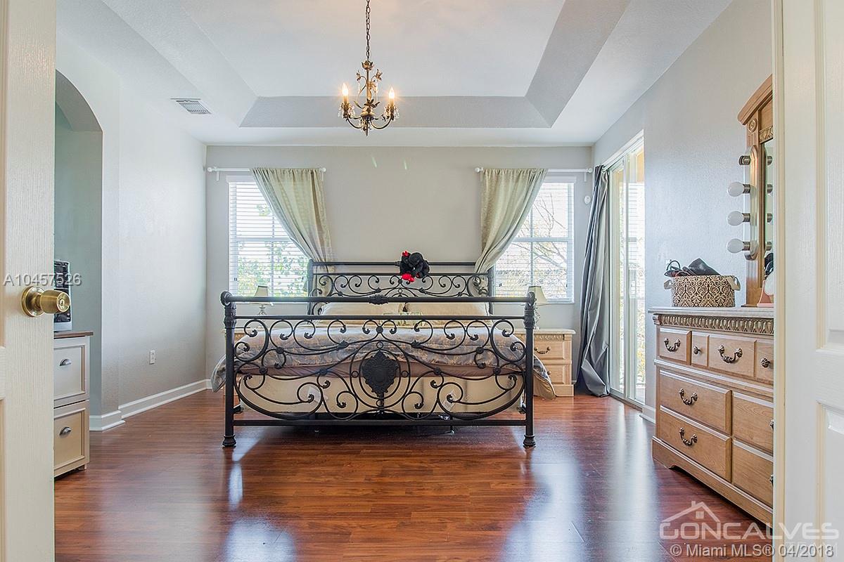 A B AT TAMIAMI TRAIL PHAS - Residential