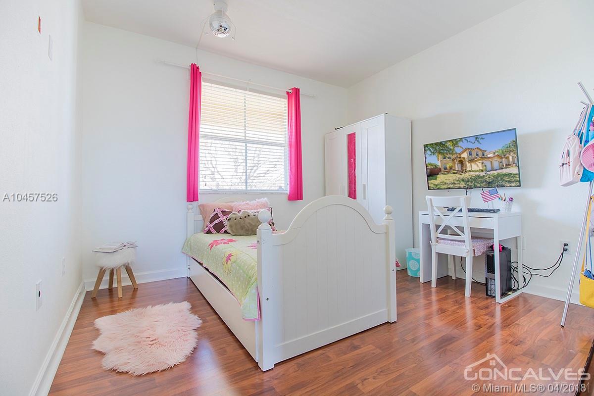 A B AT TAMIAMI TRAIL PHAS - Residential