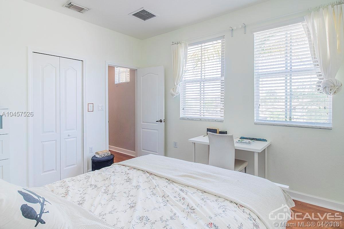 A B AT TAMIAMI TRAIL PHAS - Residential