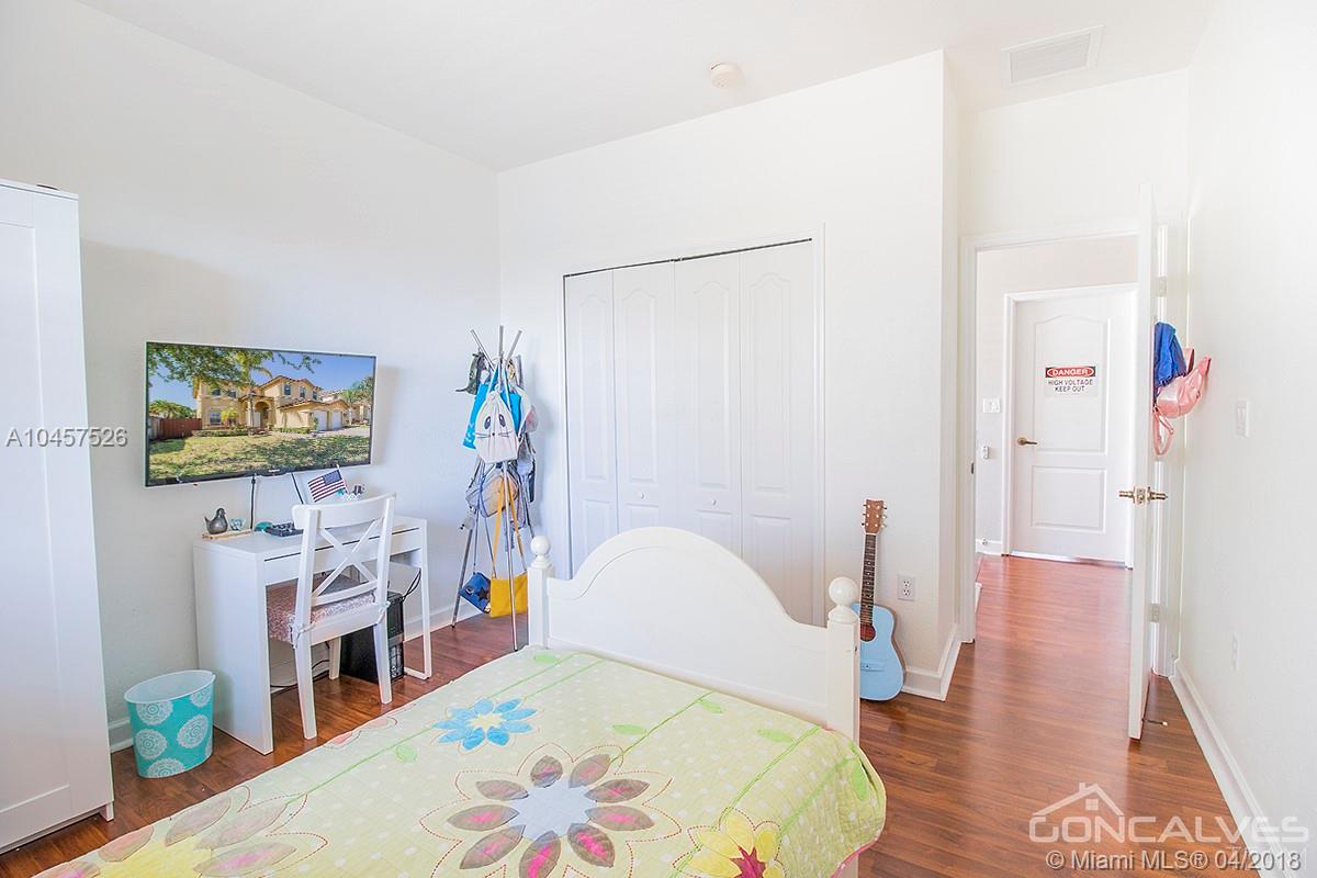 A B AT TAMIAMI TRAIL PHAS - Residential