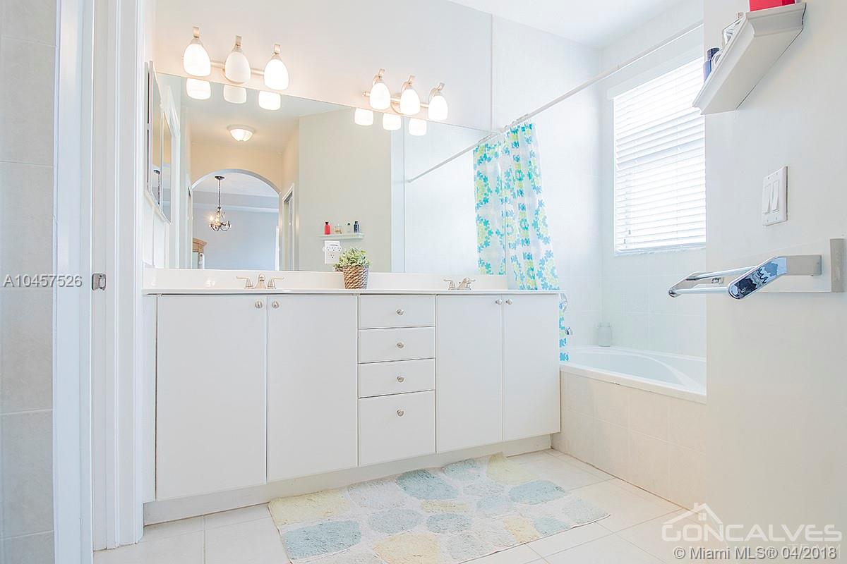 A B AT TAMIAMI TRAIL PHAS - Residential