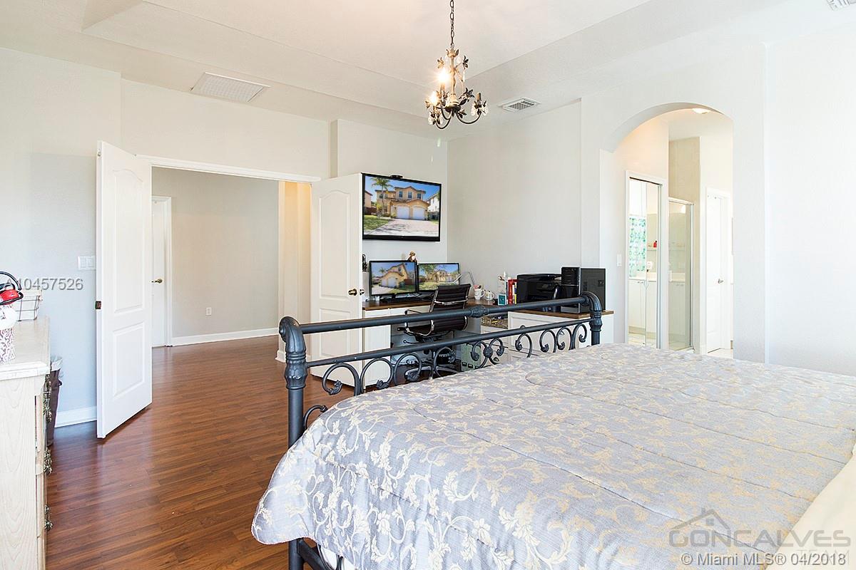 A B AT TAMIAMI TRAIL PHAS - Residential