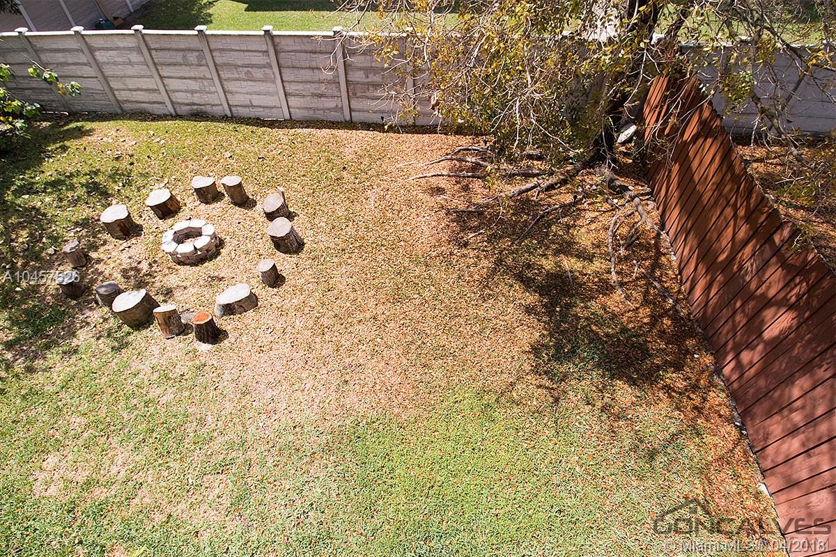 A B AT TAMIAMI TRAIL PHAS - Residential